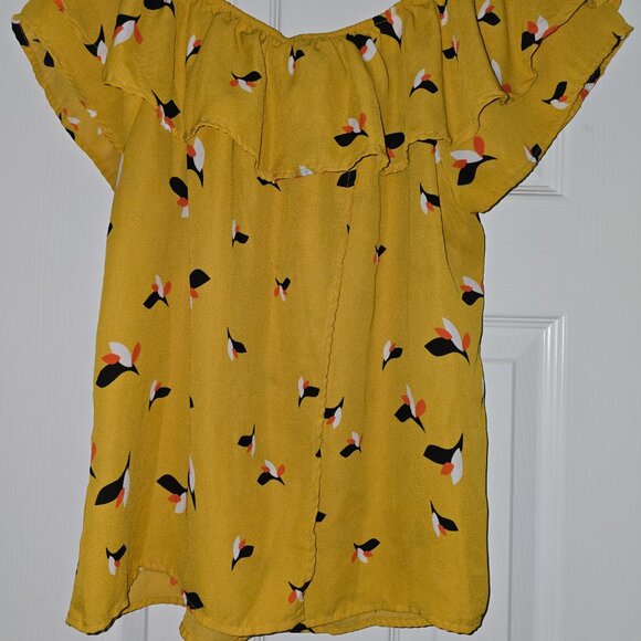 Xhilaration Off-Shoulder Blouse - Picture 3 of 5